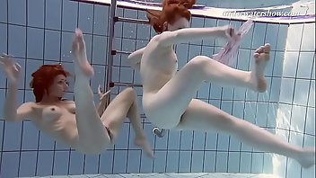 Underwater Bikini Shower Big Ass Girlfriend 